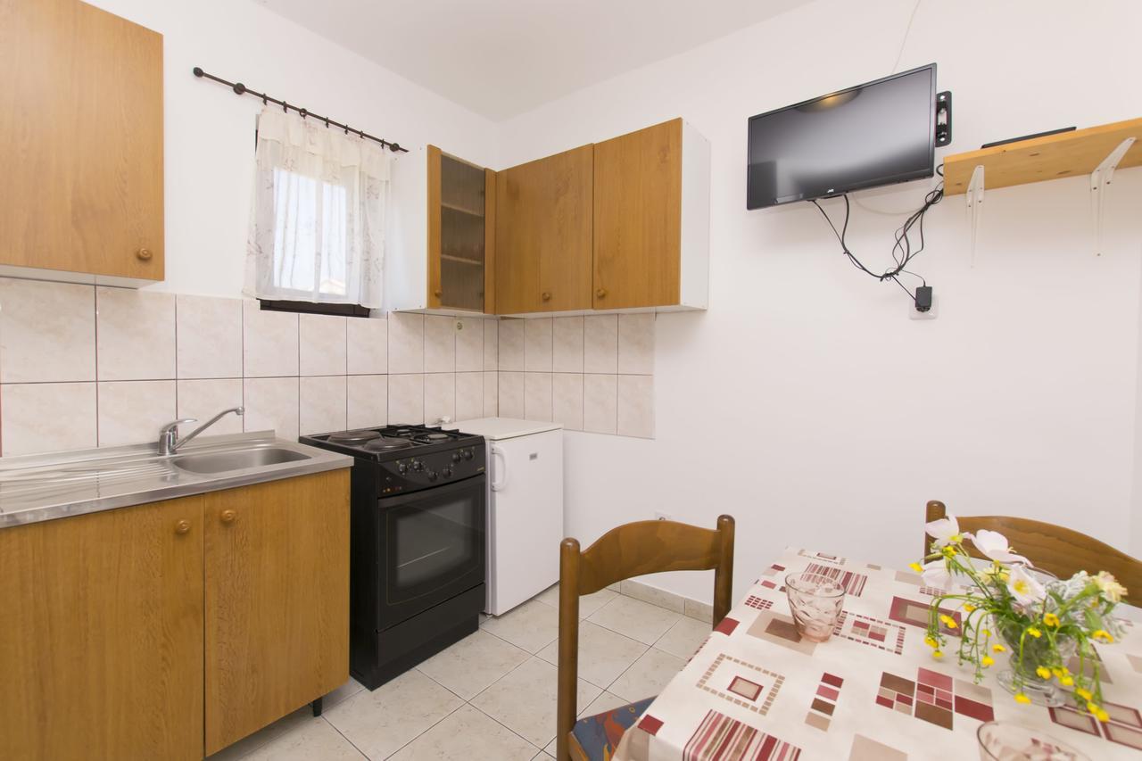 Apartments Sanja Povljana Exterior photo